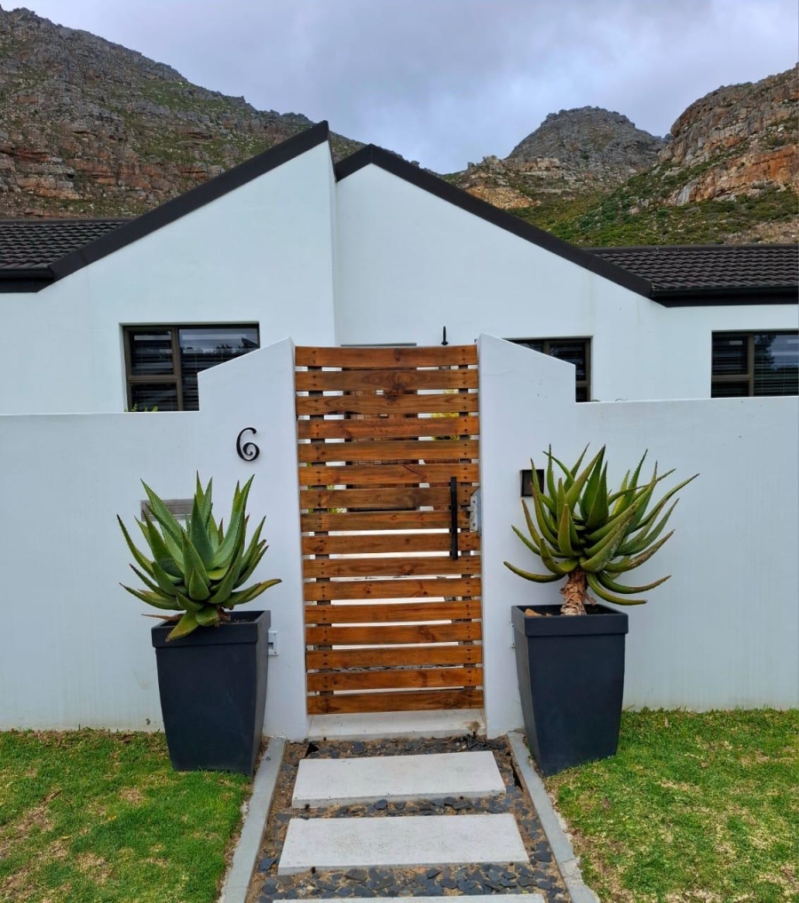 3 Bedroom Property for Sale in Lakeside Western Cape